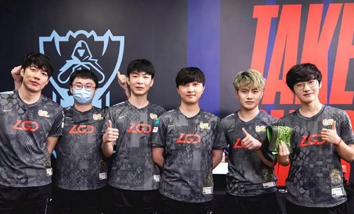 根据西班牙 根据西班牙