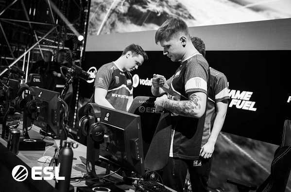 王楚钦逐渐 王楚钦逐渐