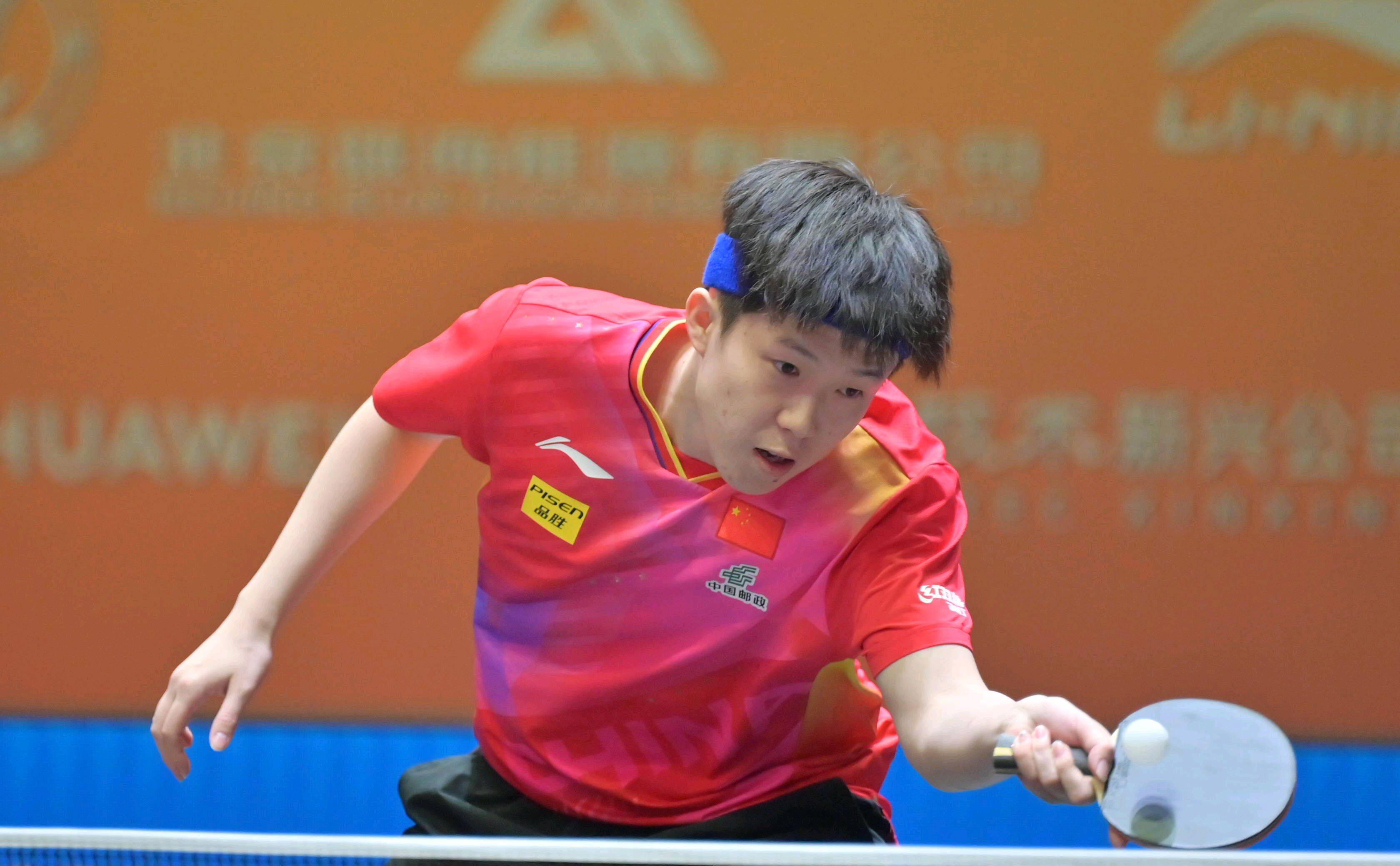 足球比赛中 足球比赛中