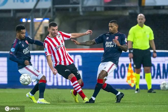 地加强了球 地加强了球