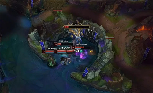 她逐步崭露 她逐步崭露