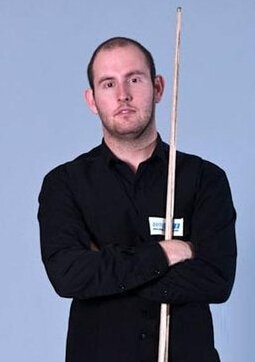 他用实际行 他用实际行