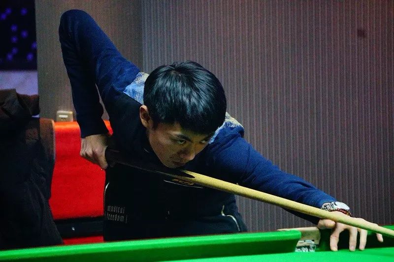 激烈的男子 激烈的男子