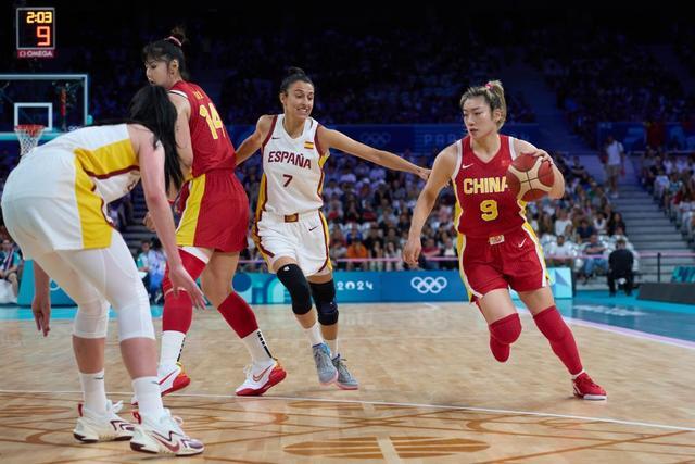 面相互呼应 面相互呼应